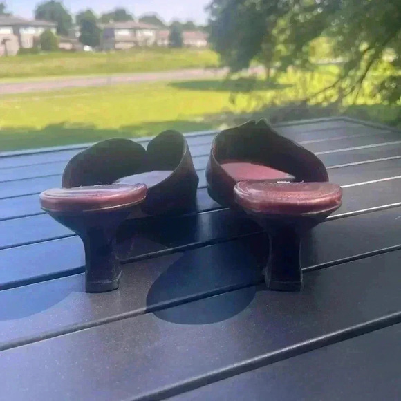 Van Eli Leather Burgundy Low Heel Sandals Size 9.5 - Picture 5 of 7